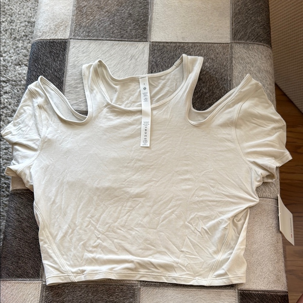 NWT Lululemon Shoulder cut-out yoga t-shirt - size 6